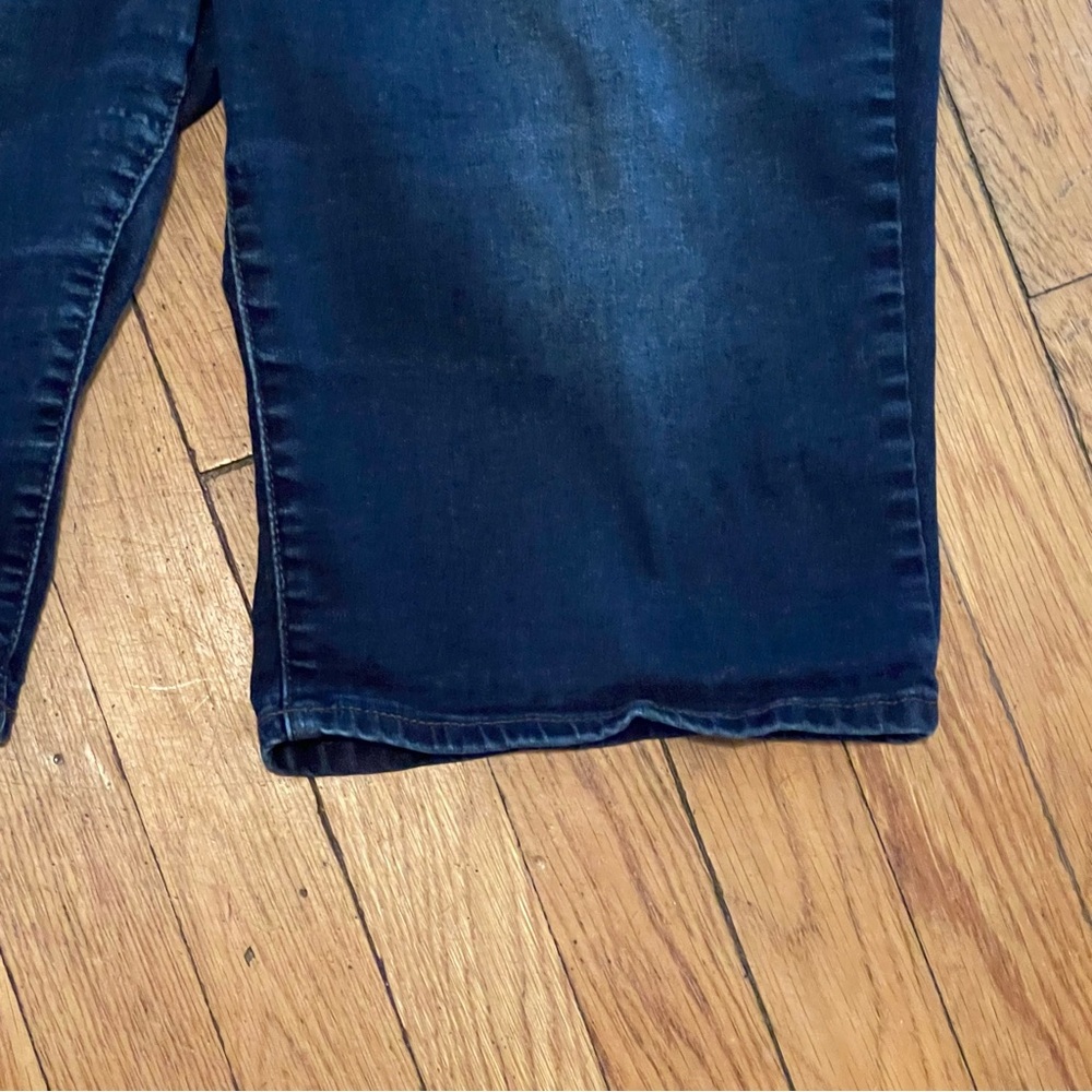 Croft & Barrow Stretchy Denim Bermuda Shorts, Size 12 - Picture 2 of 7